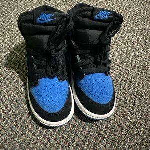Nike Kids' Black and Blue Sneakers